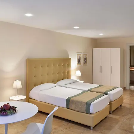 Mercure Romanazzi Carducci Hotel 4*