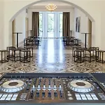Mercure Romanazzi Carducci فندق باري