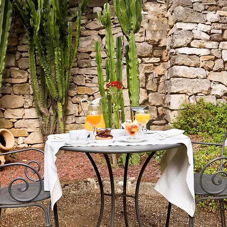 Ξενοδοχείο Mercure Romanazzi Carducci 4*