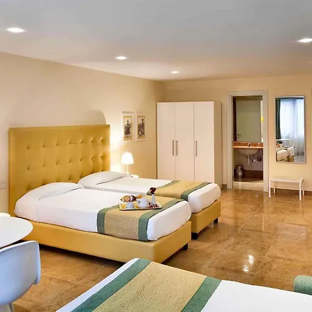 Mercure Romanazzi Carducci 4* Bari