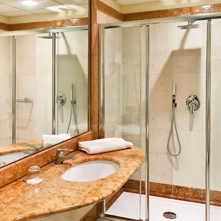 Mercure Romanazzi Carducci فندق 4*